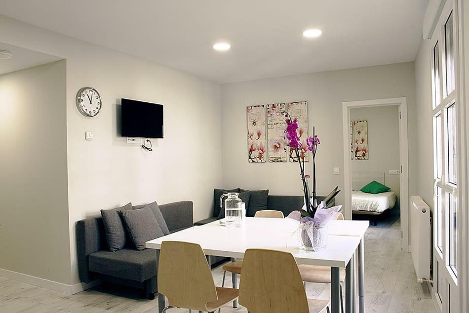 Apartamentos Logrono Centro ภายนอก รูปภาพ