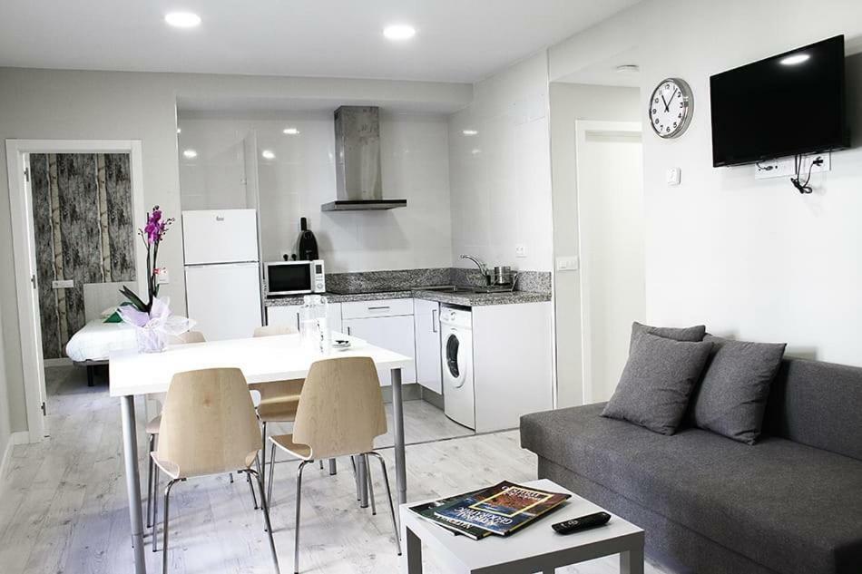 Apartamentos Logrono Centro ภายนอก รูปภาพ