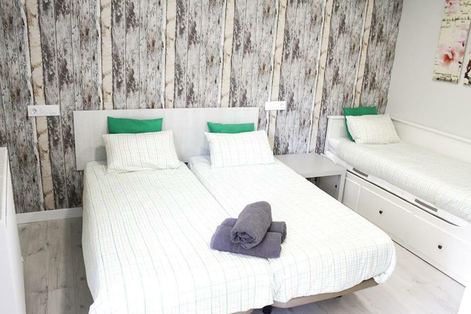 Apartamentos Logrono Centro ภายนอก รูปภาพ