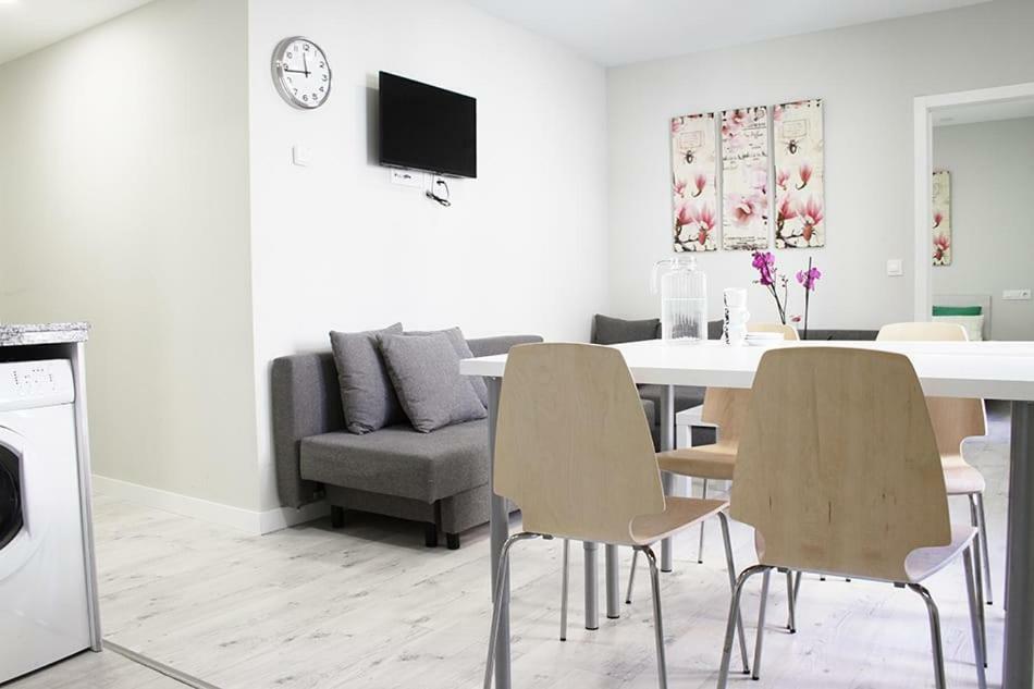 Apartamentos Logrono Centro ภายนอก รูปภาพ